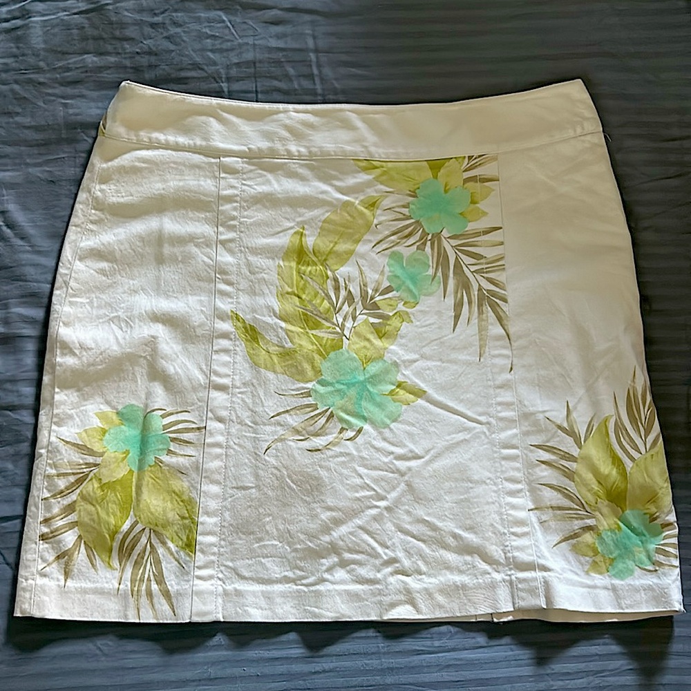 TOMMY BAHAMA GOLF SKORT